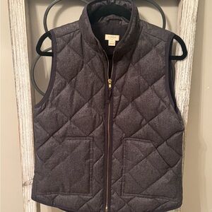 J Crew Women’s Gray Quilted‎ Vest Size Small